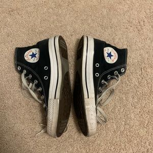 Unisex Black High Top Converse (women’s size 7, men’s size 5)